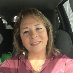 Meet your Posher, Cynthia